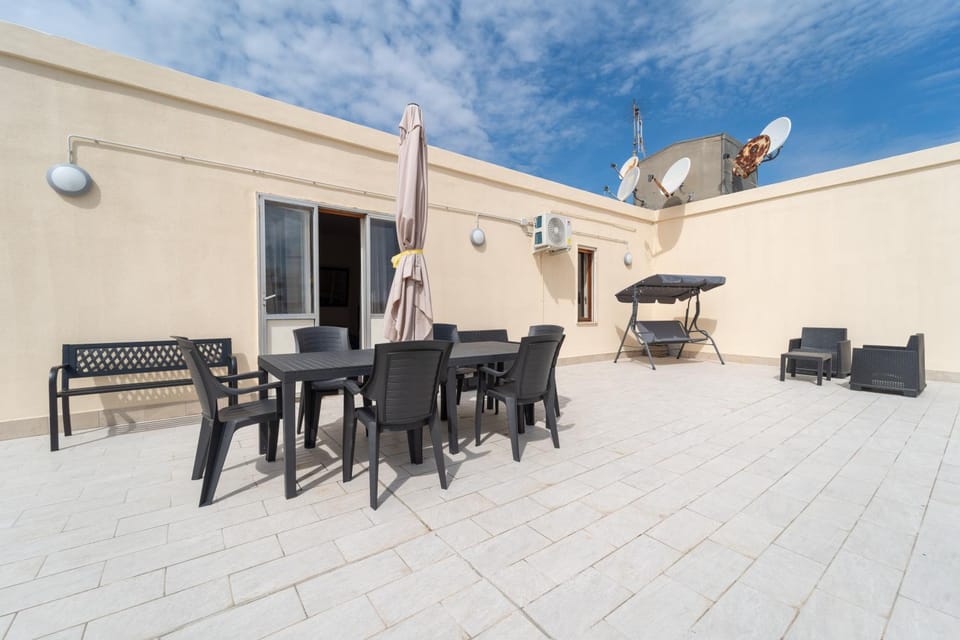 Balcony/Terrace, Dining area