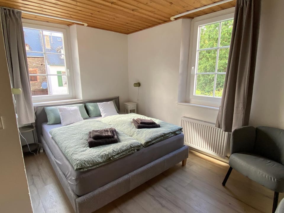 Gästehaus Heikes Moselterrasse Bed and Breakfast in Cochem-Zell