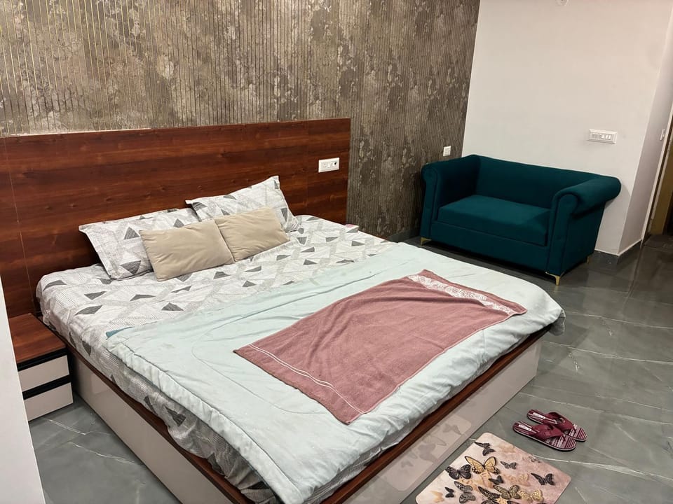 Navdana Studio Apartment in Noida
