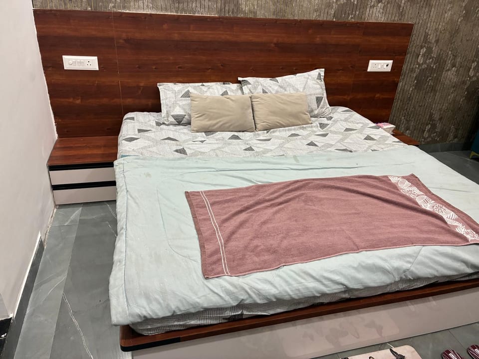 Navdana Studio Apartment in Noida