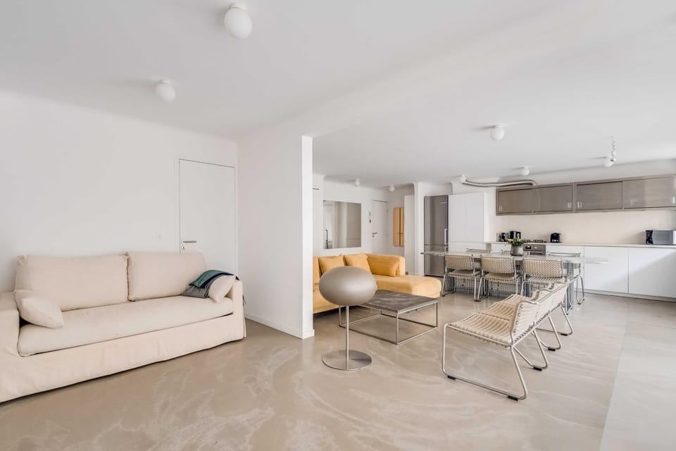 Kitchen or kitchenette, Living room, Seating area