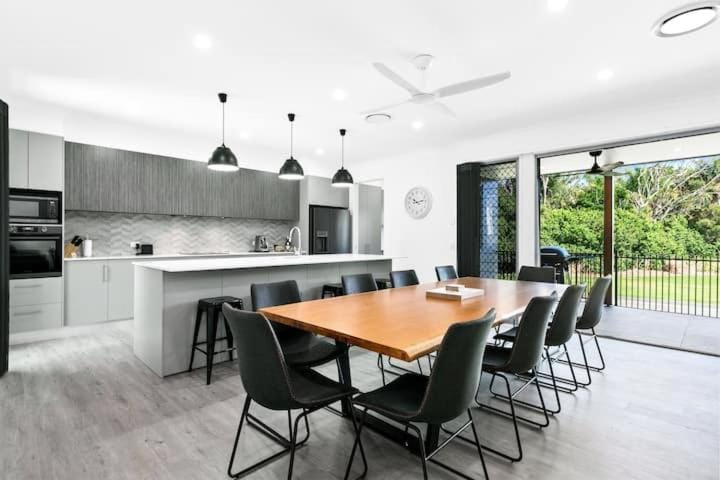 Hervey Bay Luxe Villa House in Hervey Bay