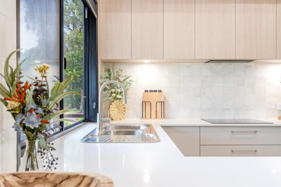 The Luxe Breeze Bungalow House in Hervey Bay
