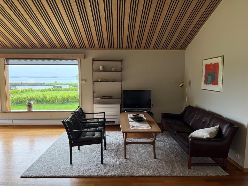 The Apple House - a single dwelling with garden centrally located in Madla Villa in Stavanger