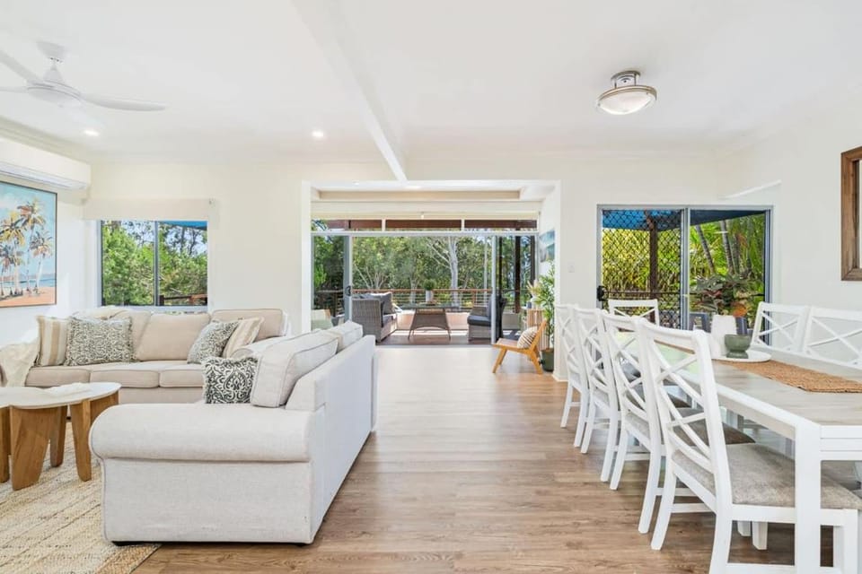 530-ESP - The Esplanade Escape House in Hervey Bay