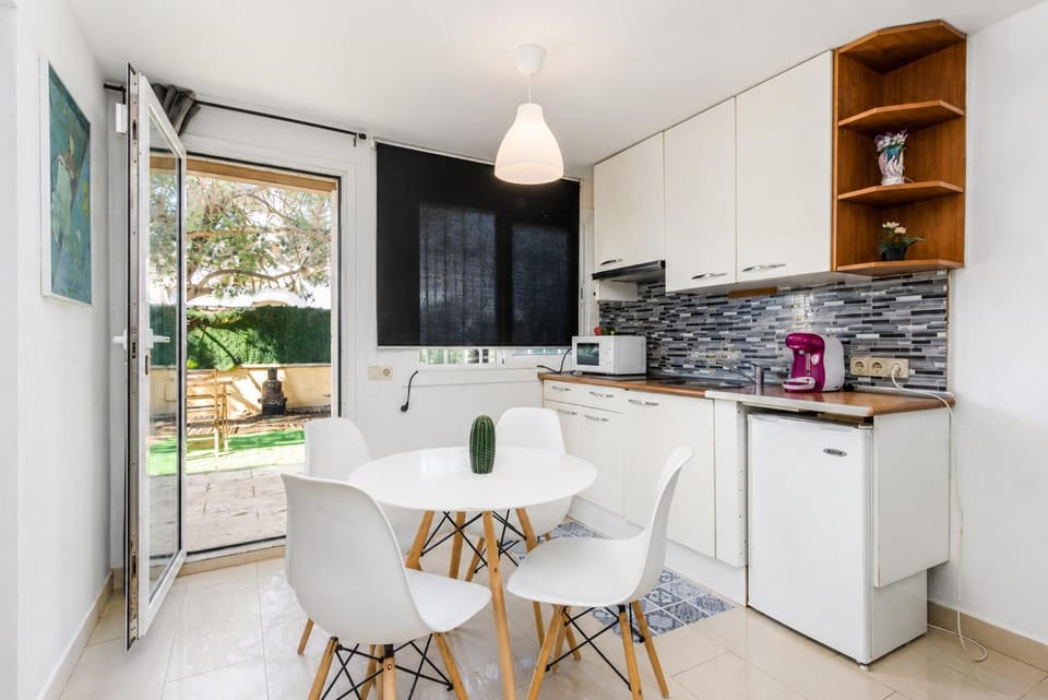 Coffee/tea facilities, Kitchen or kitchenette, pet friendly, stove, toaster