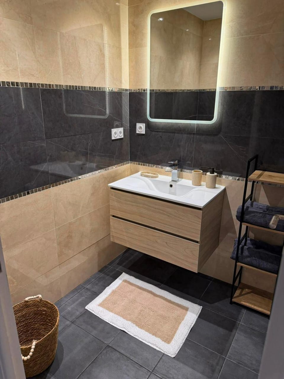 Full furnished in downtown with double AC 50m2 Apartment in Nice