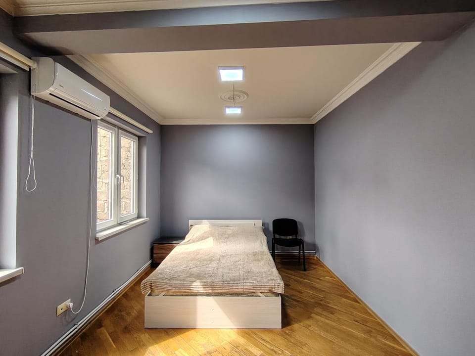 Bed, Bedroom, air conditioner