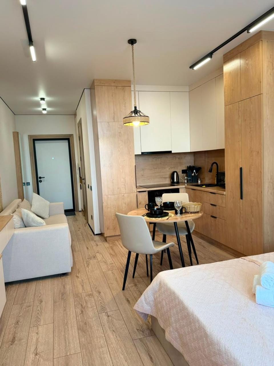 АПАРТАМЕНТЫ ARENA GARDEN новая евростудия класса LUX Apartment in Kazakhstan