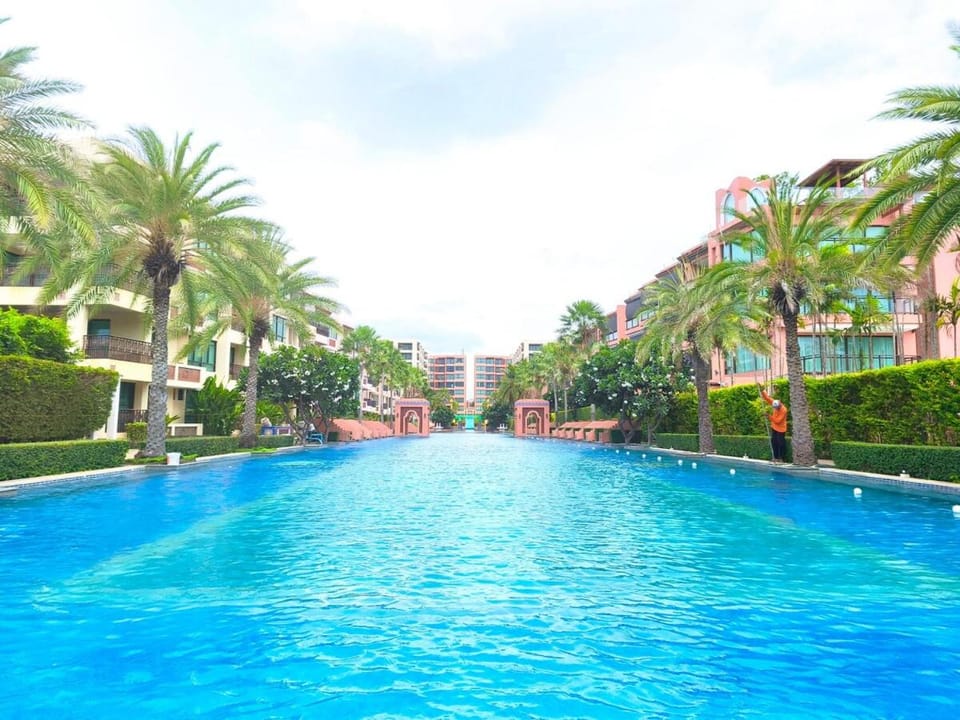 Property building, Swimming pool