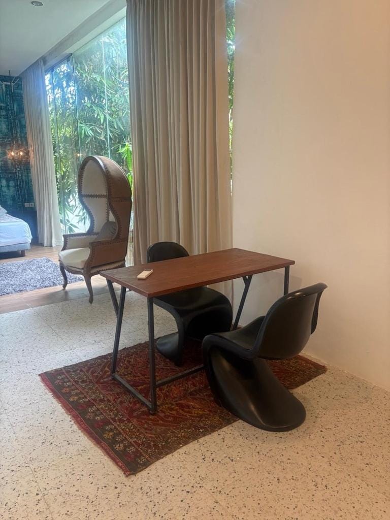 NEW, Modern 1BR, Quiet-Kitchen-Worspace-100Mb Apartment in Bali