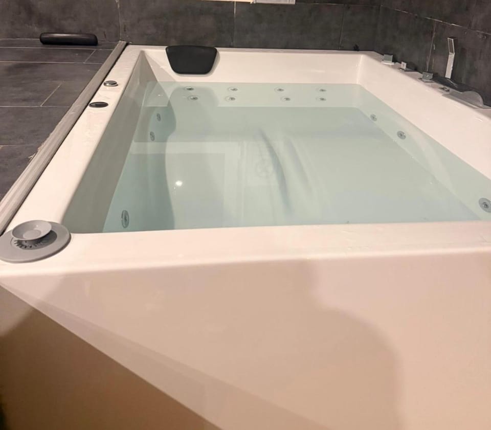 Wohnung Private-SPA Whirlpool, Dusche, Smart TV, Doppelbett Apartment in Baden-Württemberg