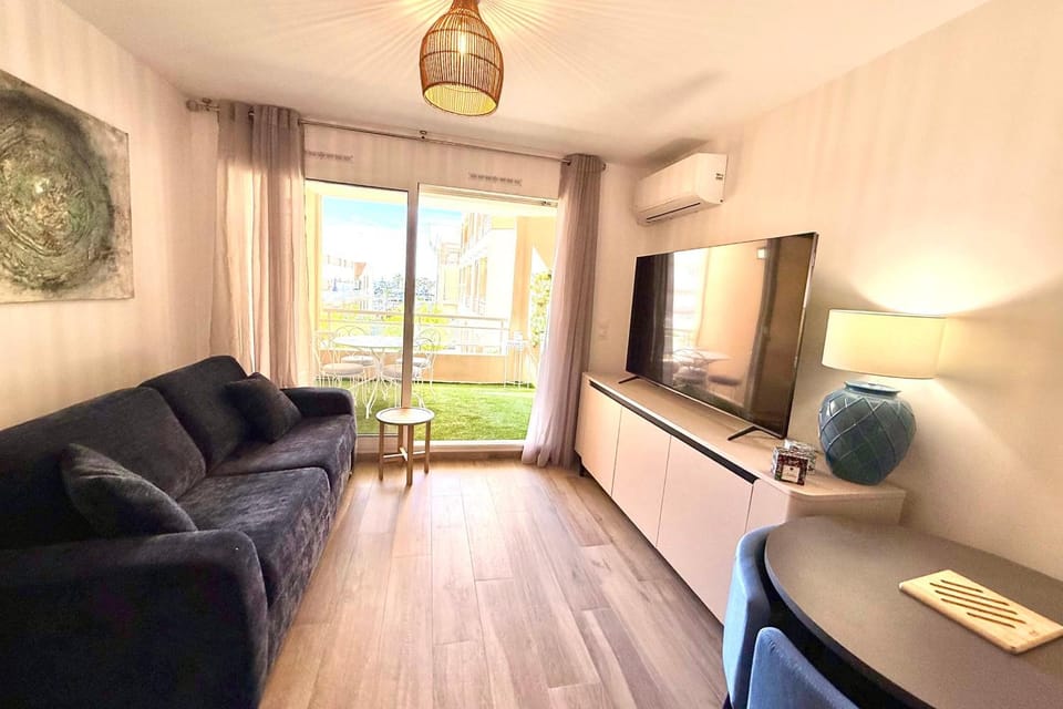 Golfe Juan - 4 People - Swimming Pool - Wifi House in Antibes