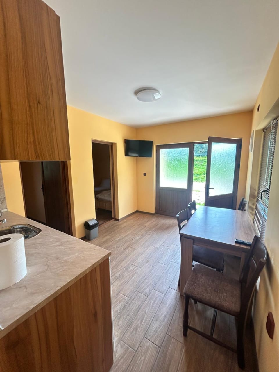 Kitchen or kitchenette, Dining area, kitchen