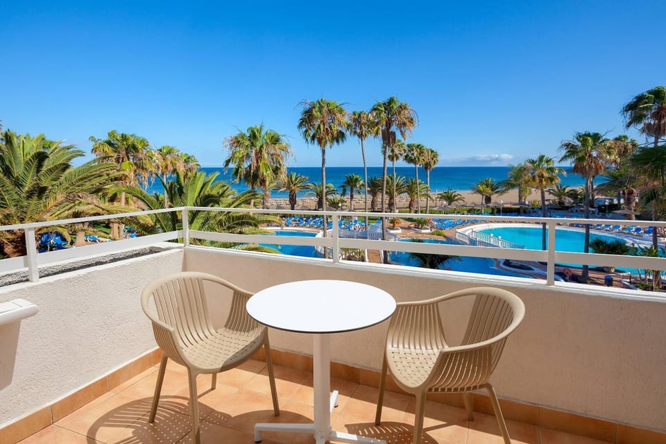 Garden, View (from property/room), Balcony/Terrace, Beach, Sea view, Swimming pool