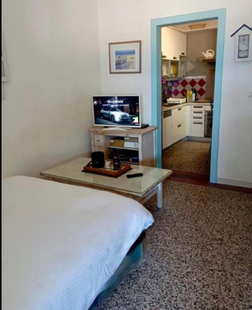 TV and multimedia, Kitchen or kitchenette
