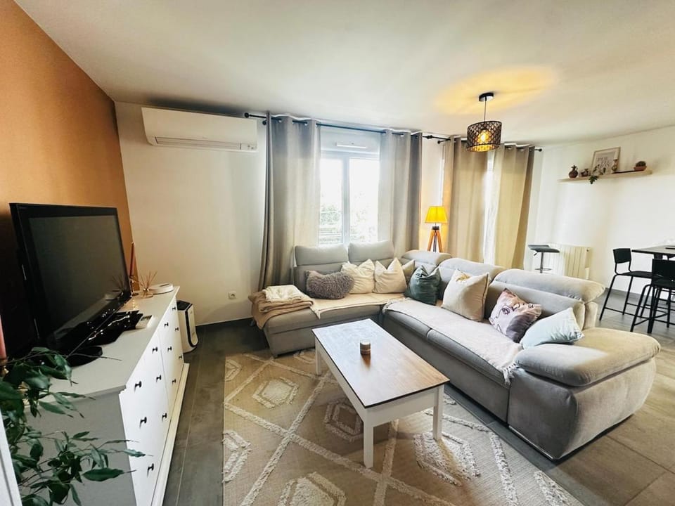 T3 - Clim & Terrasse - proche Lyon, Eurexpo, Groupama Stadium Apartment in Villeurbanne