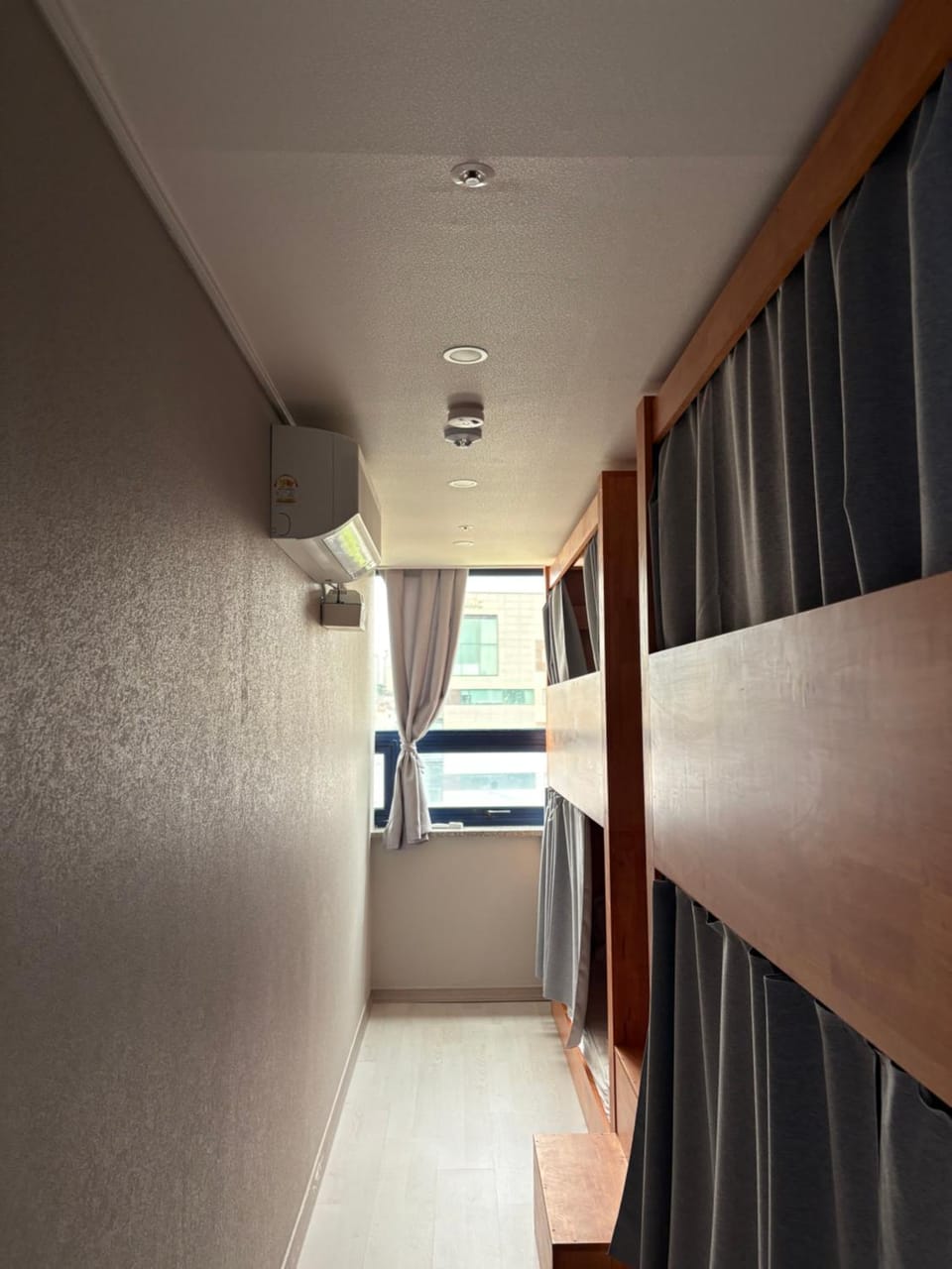Bedroom, bunk bed
