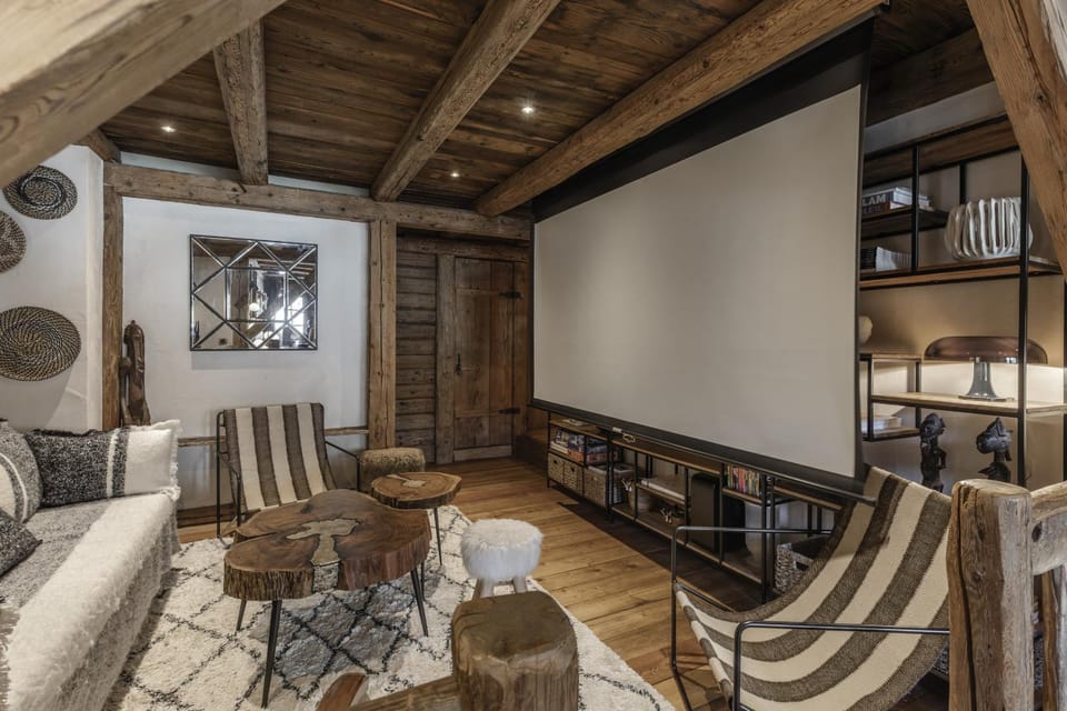 Communal lounge/ TV room, Living room