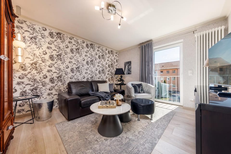 Living room, Photo of the whole room