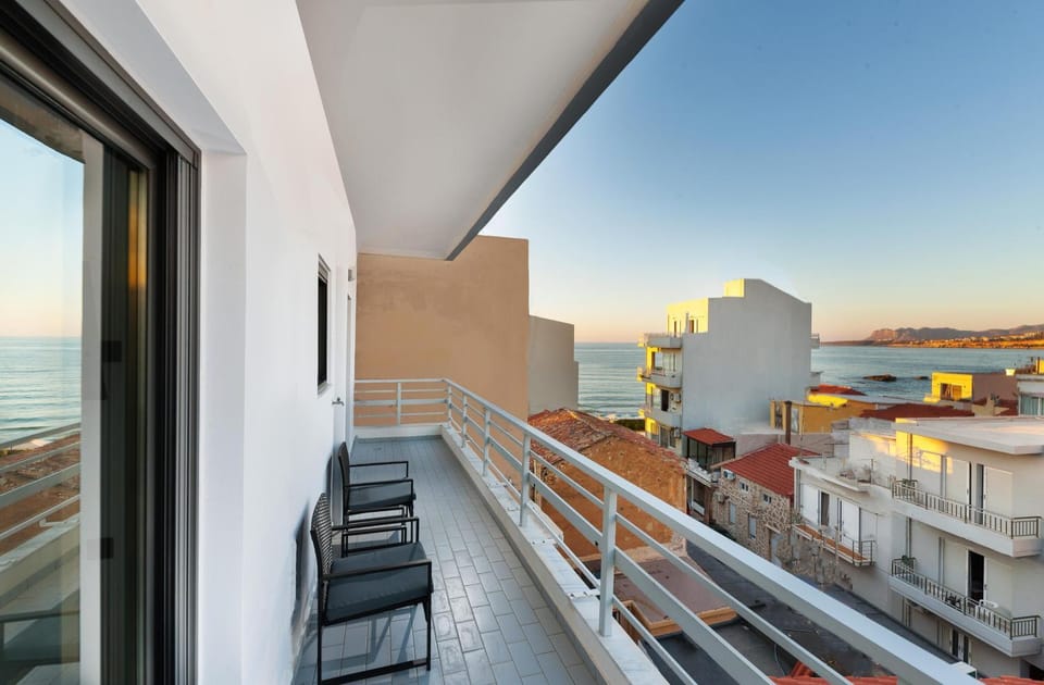 Day, Natural landscape, View (from property/room), Balcony/Terrace, Seating area, Sea view