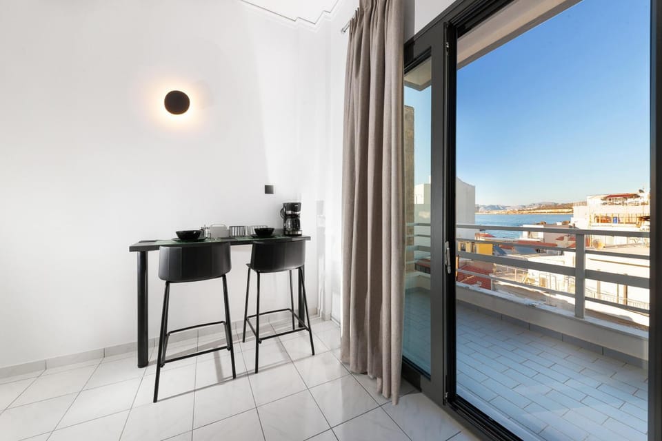 Patio, Day, Natural landscape, View (from property/room), Balcony/Terrace, Dining area, Sea view