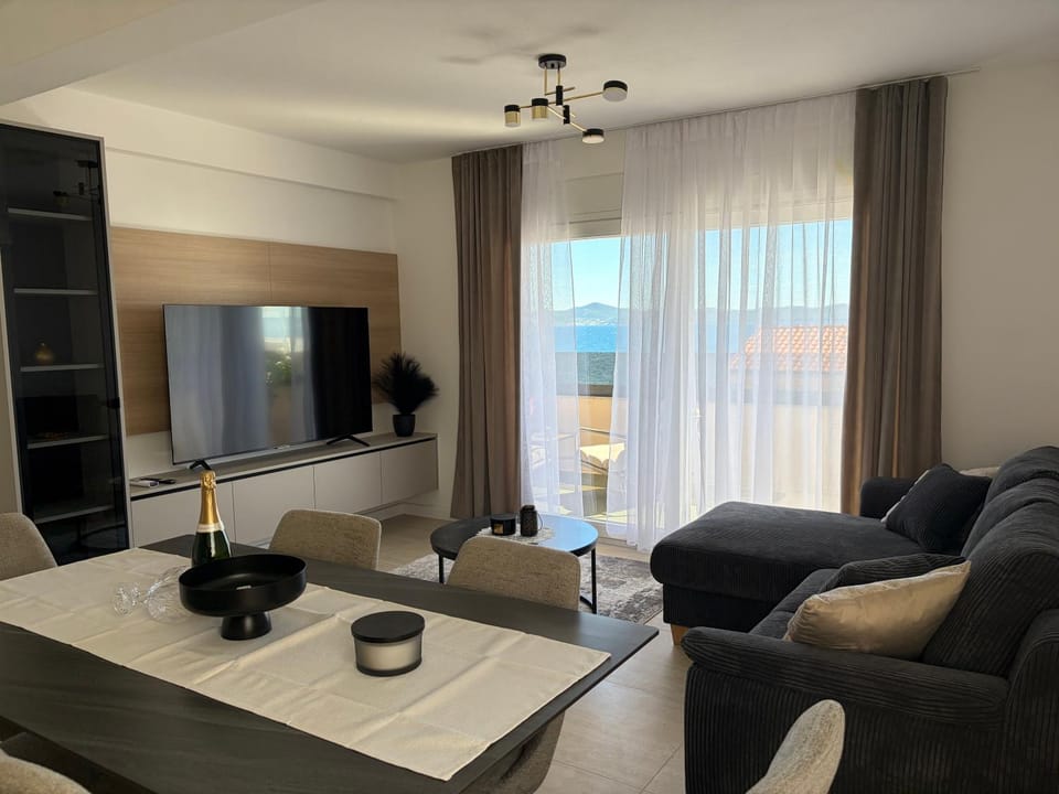 Casa Almaris with Seaview Apartment in Zadar County