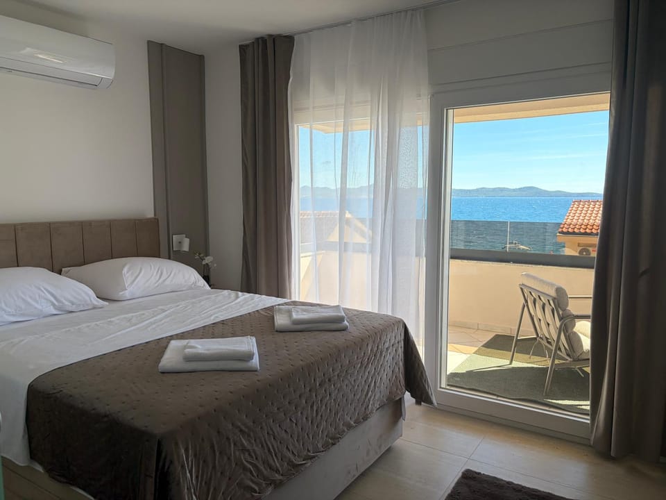 Casa Almaris with Seaview Apartment in Zadar County