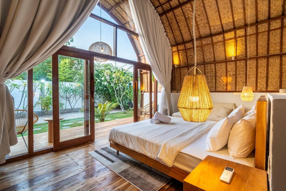 Bed, Garden, Balcony/Terrace, Bedroom, Garden view, safe, towels, air conditioner
