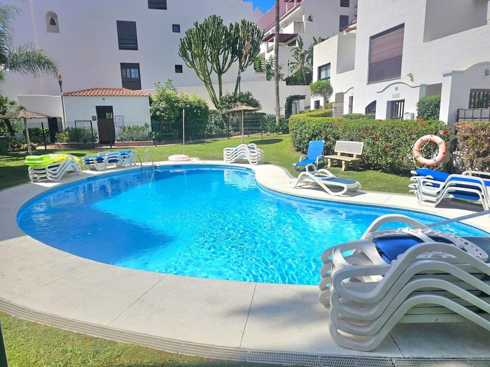 Garden, Swimming pool