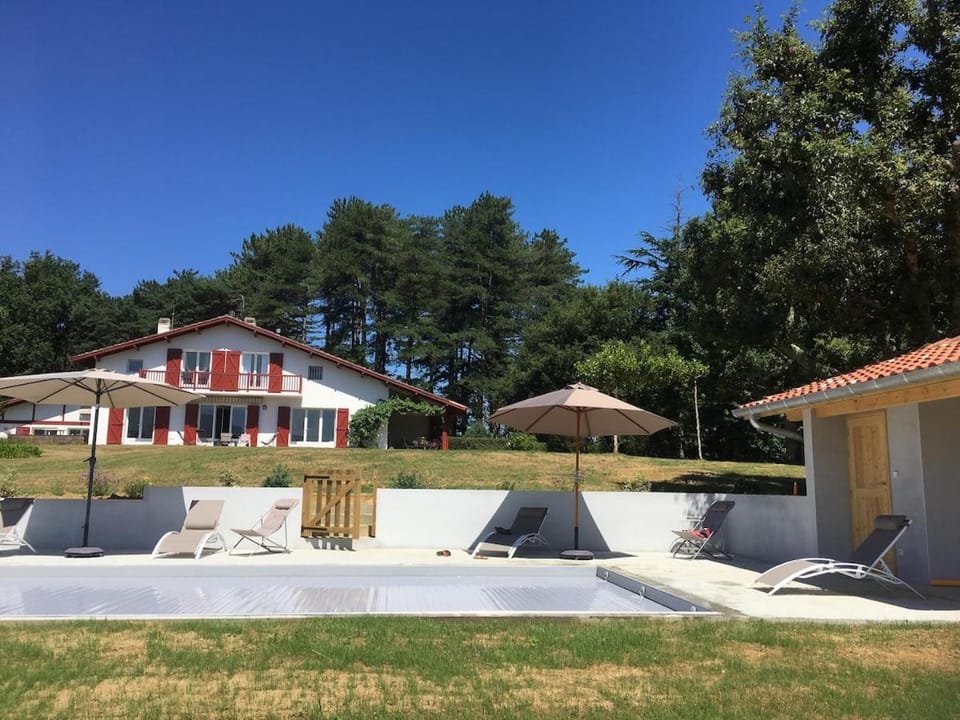 AROKETA Family Home - Pool - Tennis House in Ciboure