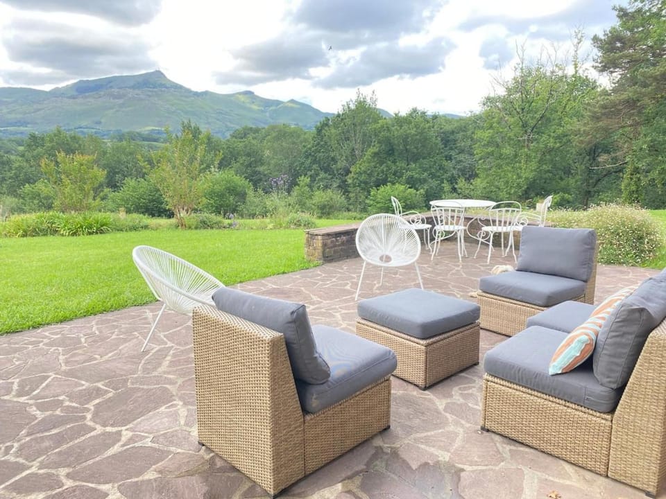 AROKETA Family Home - Pool - Tennis House in Ciboure