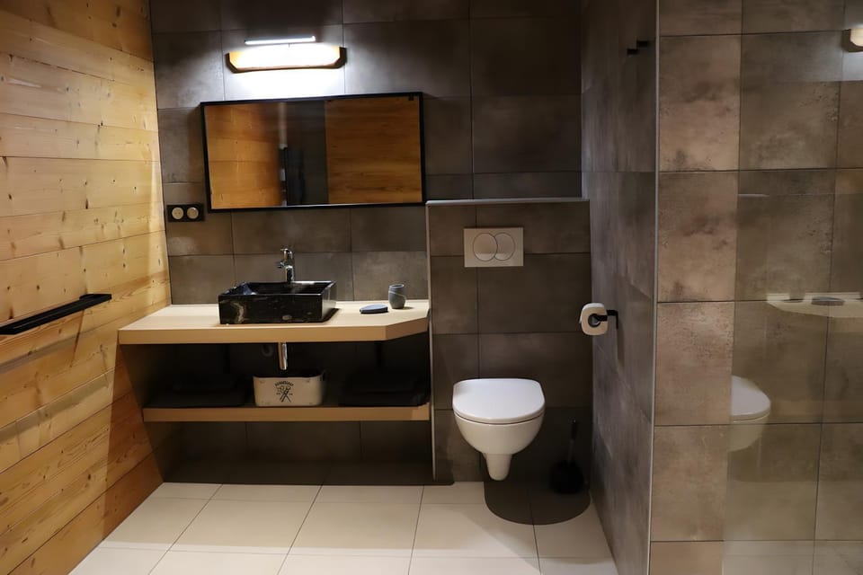 Bathroom, Living room