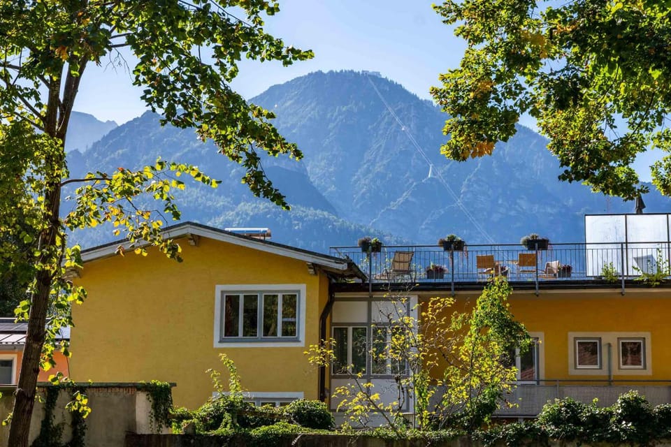 Property building, Balcony/Terrace, Balcony/Terrace, Mountain view, Mountain view