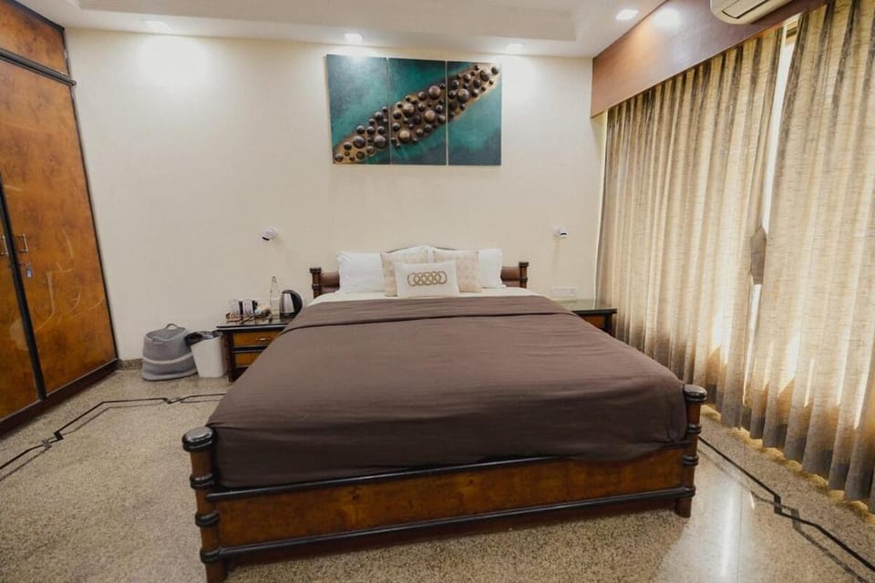Bedroom, wardrobe