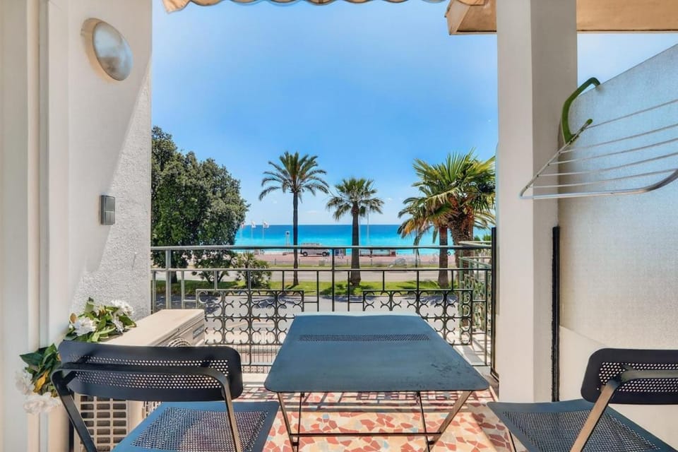 Charming studio with balcony & Sea view Apartment in Nice