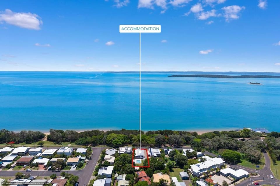 602ESP - Beachfront Family Retreat House in Hervey Bay