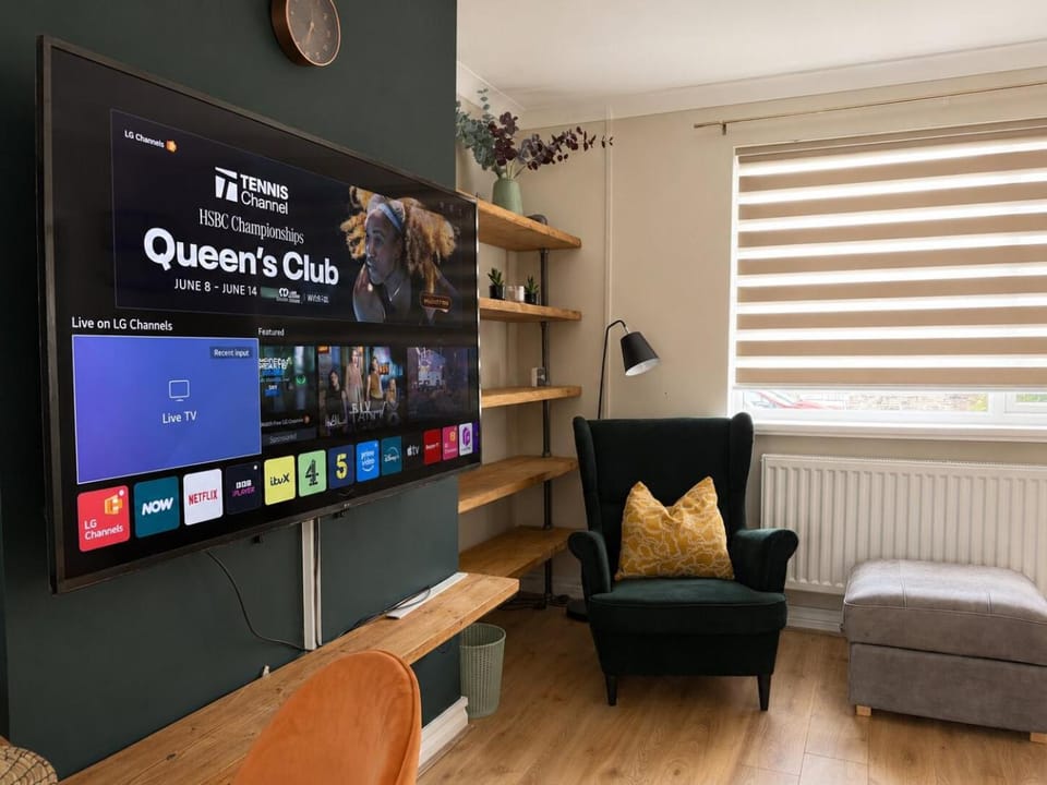 Llantarnam House by Tŷ SA Bed and Breakfast in Cardiff