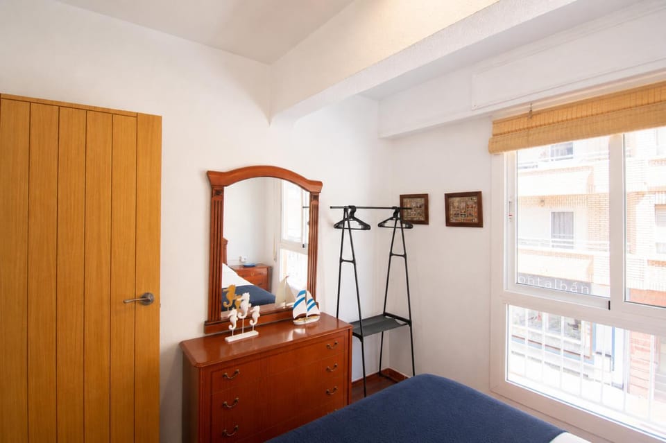 Bed, Photo of the whole room, towels