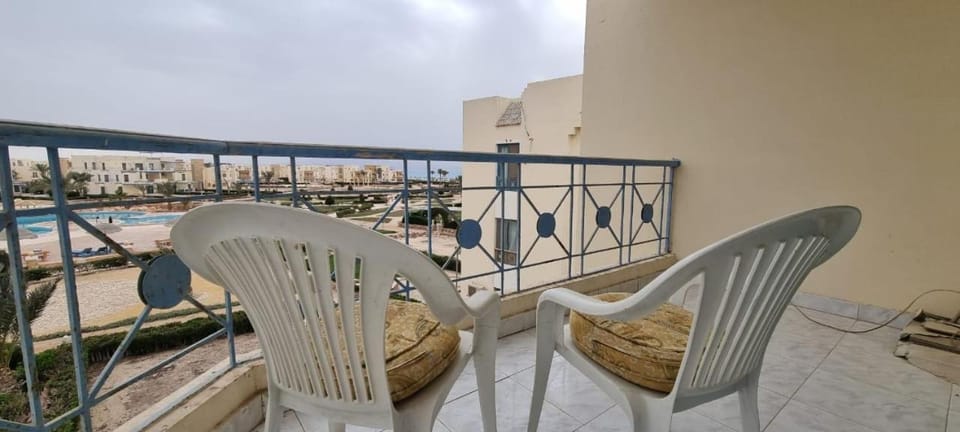 View (from property/room), Balcony/Terrace, Pool view, Sea view
