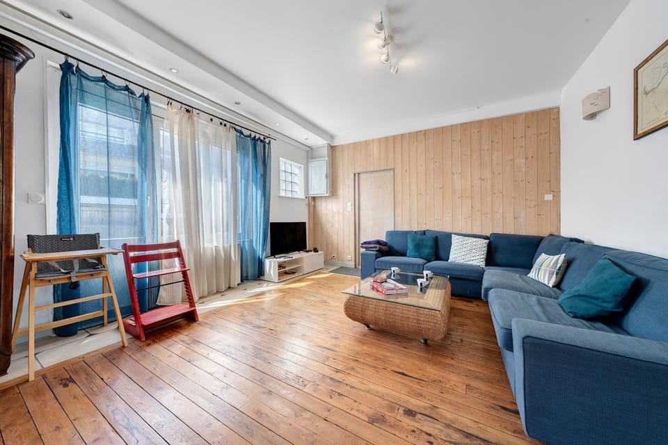 Property building, Living room