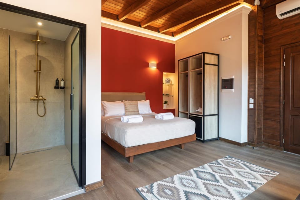 Bed, Photo of the whole room, Bedroom, towels, wardrobe, air conditioner