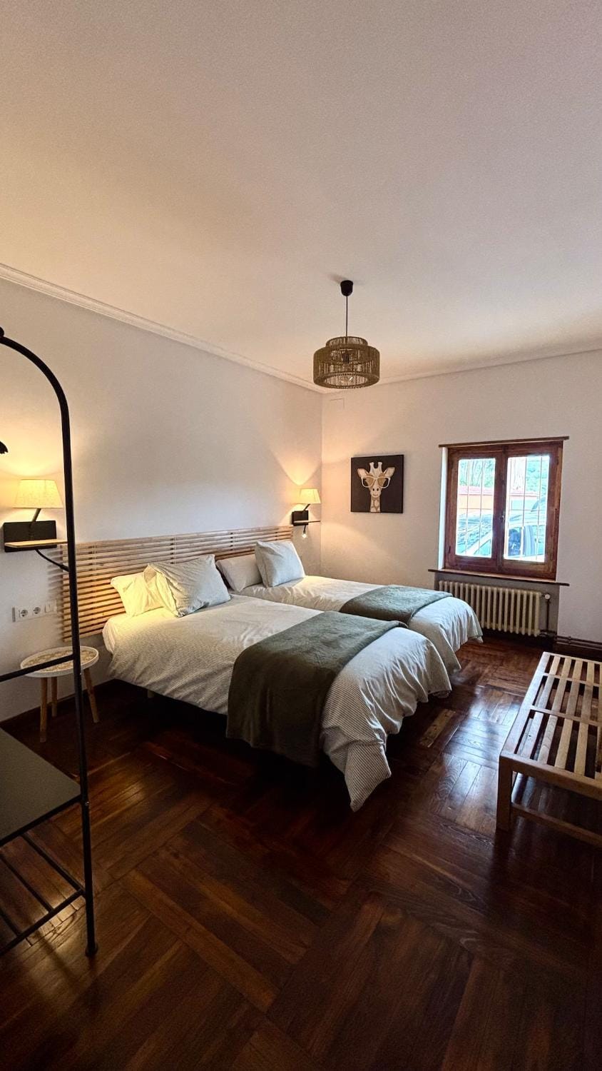 Casa Xabaz, Gijón, Asturias House in Asturias