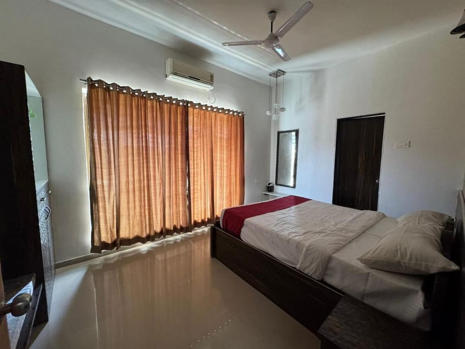 Bedroom, air conditioner