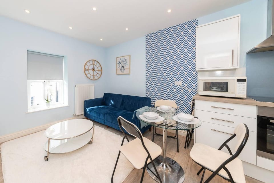 Living room, Dining area, microwave, oven