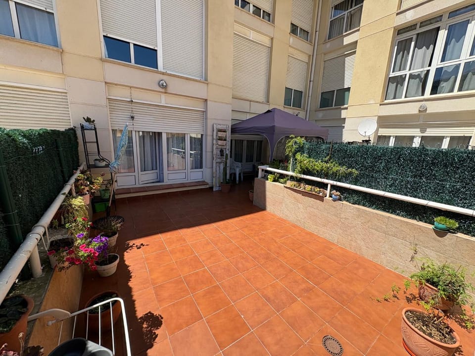 SOMO TERRAZA a 100MTRS PLAYA 2 HAB Y PARKING PRIVADO Apartment in Cantabria