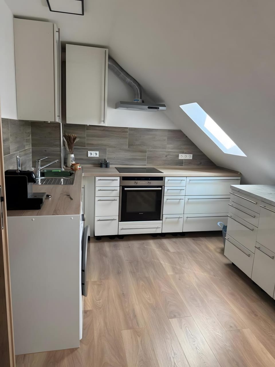Property building, Kitchen or kitchenette, Living room