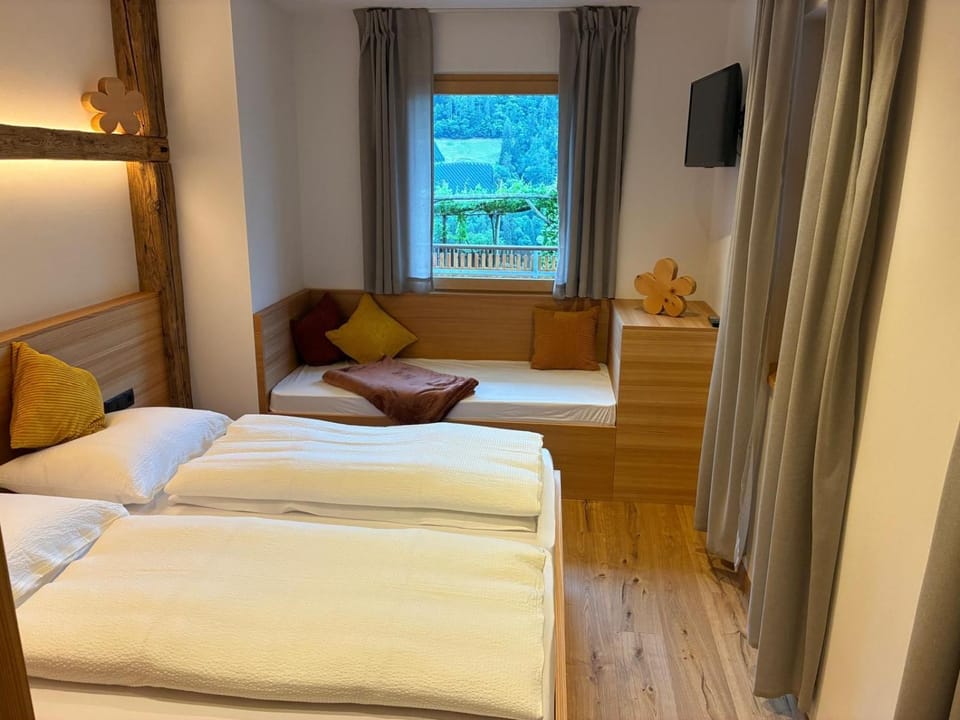 Living room, Bedroom