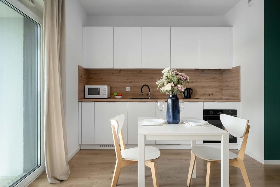 Kitchen or kitchenette, Dining area, stove