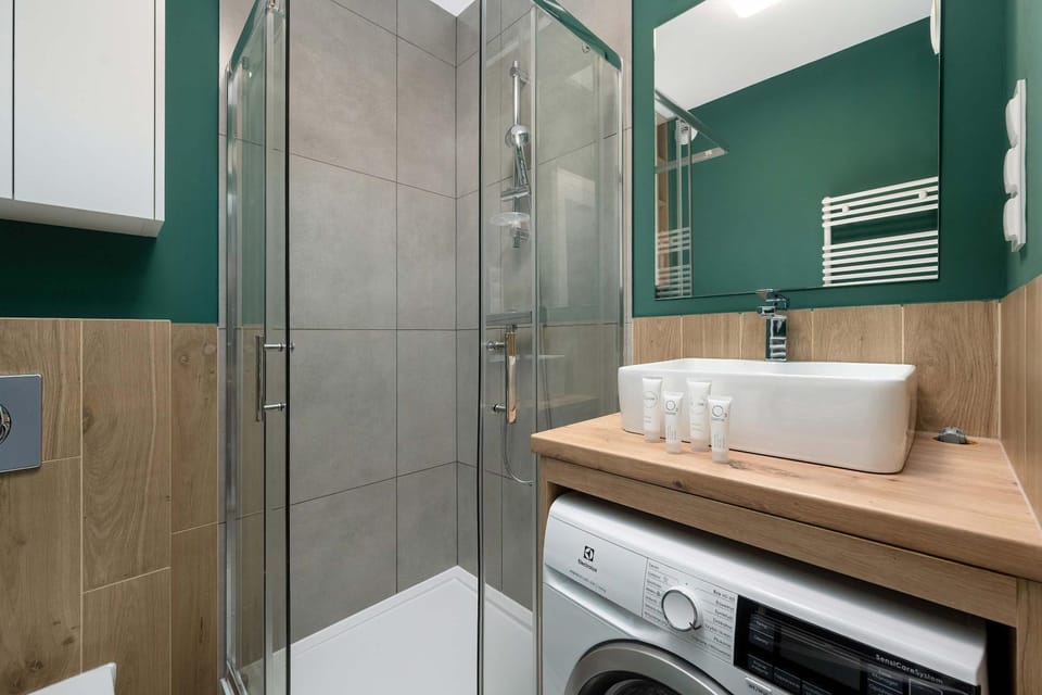 Shower, Bathroom, washing machine